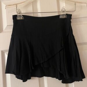 Olia - Forever 21 - Flounce Mini Tulip Skirt (small)